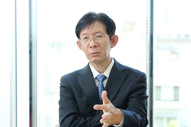 楽天証券・今中氏の写真