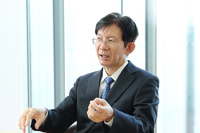 楽天証券・今中氏の写真