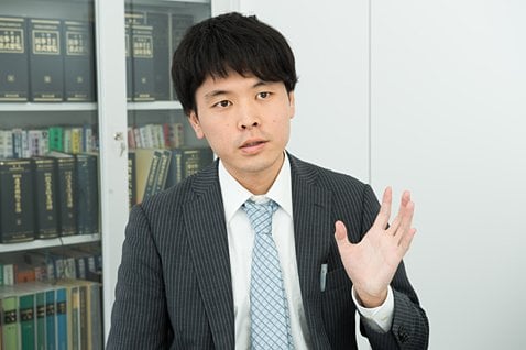 宮野弁護士